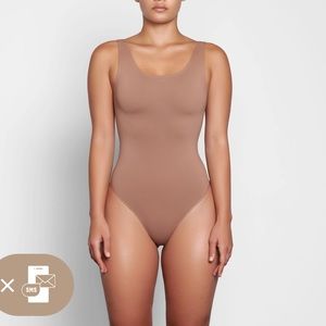Skims Soft smoothing thong bodysuit